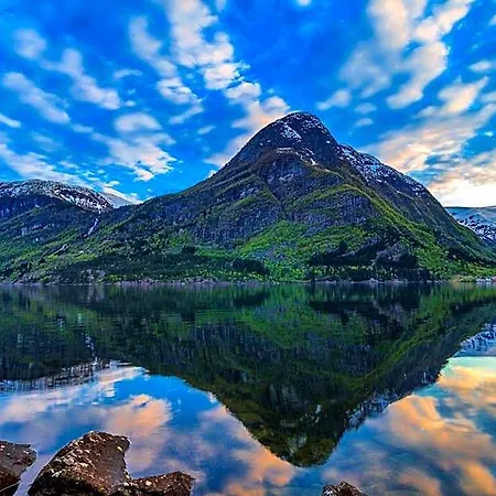 Szálloda Trolltunga Skare
